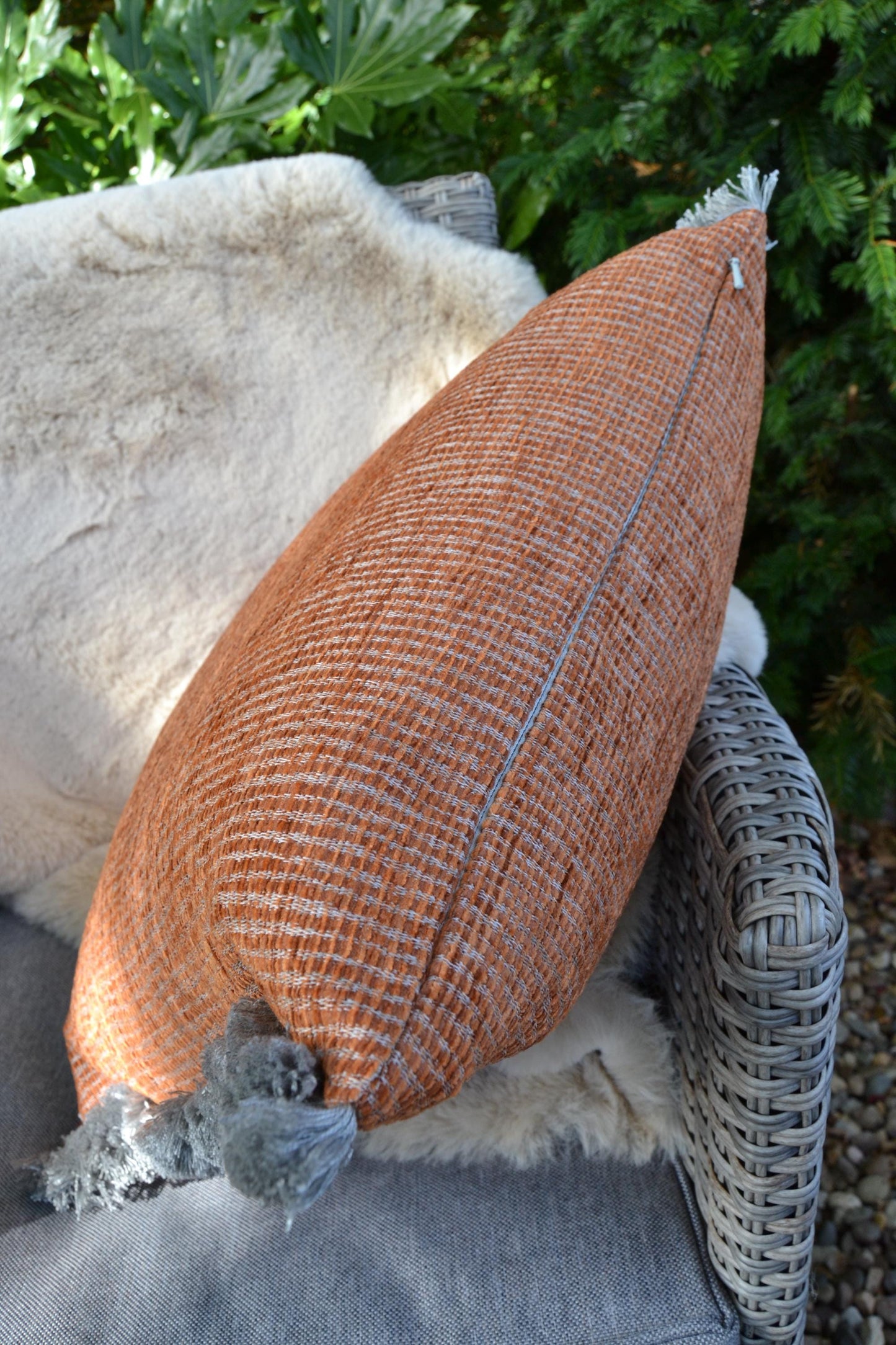 TRUENO- Handmade rust and grey woven fabric cushion cover with fringe