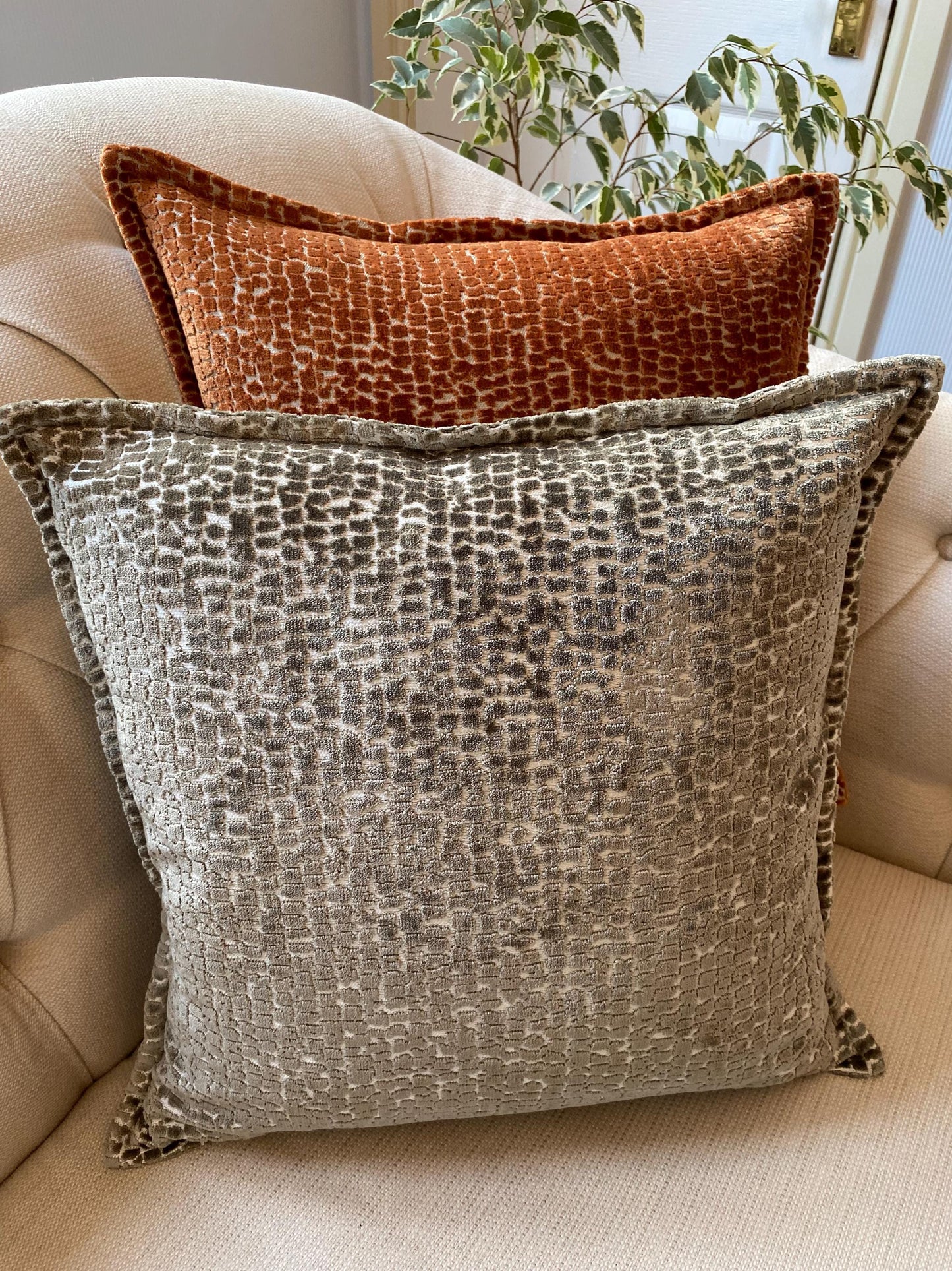 PERLA - Handmade contemporary velvet fabric cushion cover with Oxford Edge