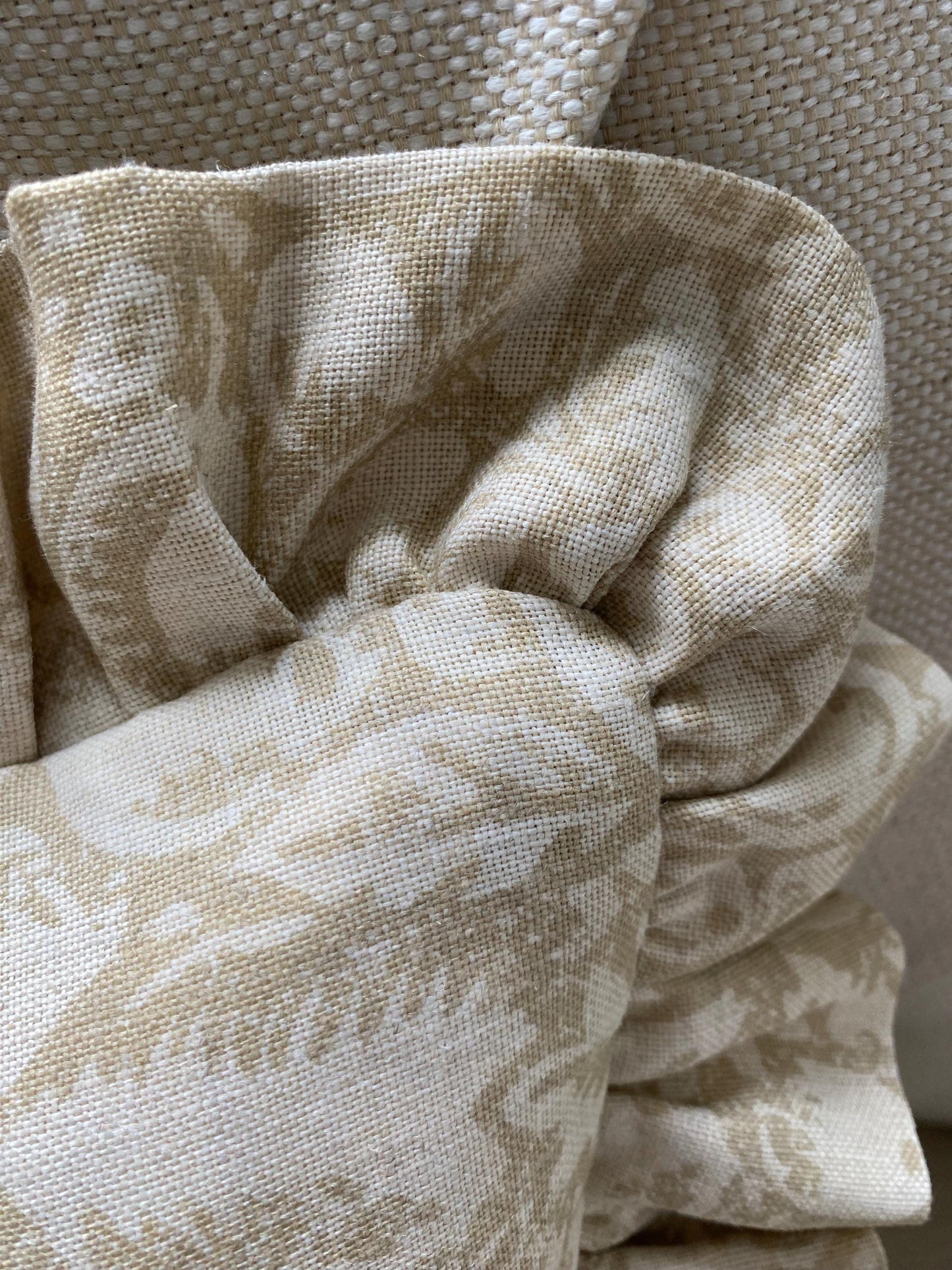 ELANA - Flowered linen handmade cushion cover with frill.