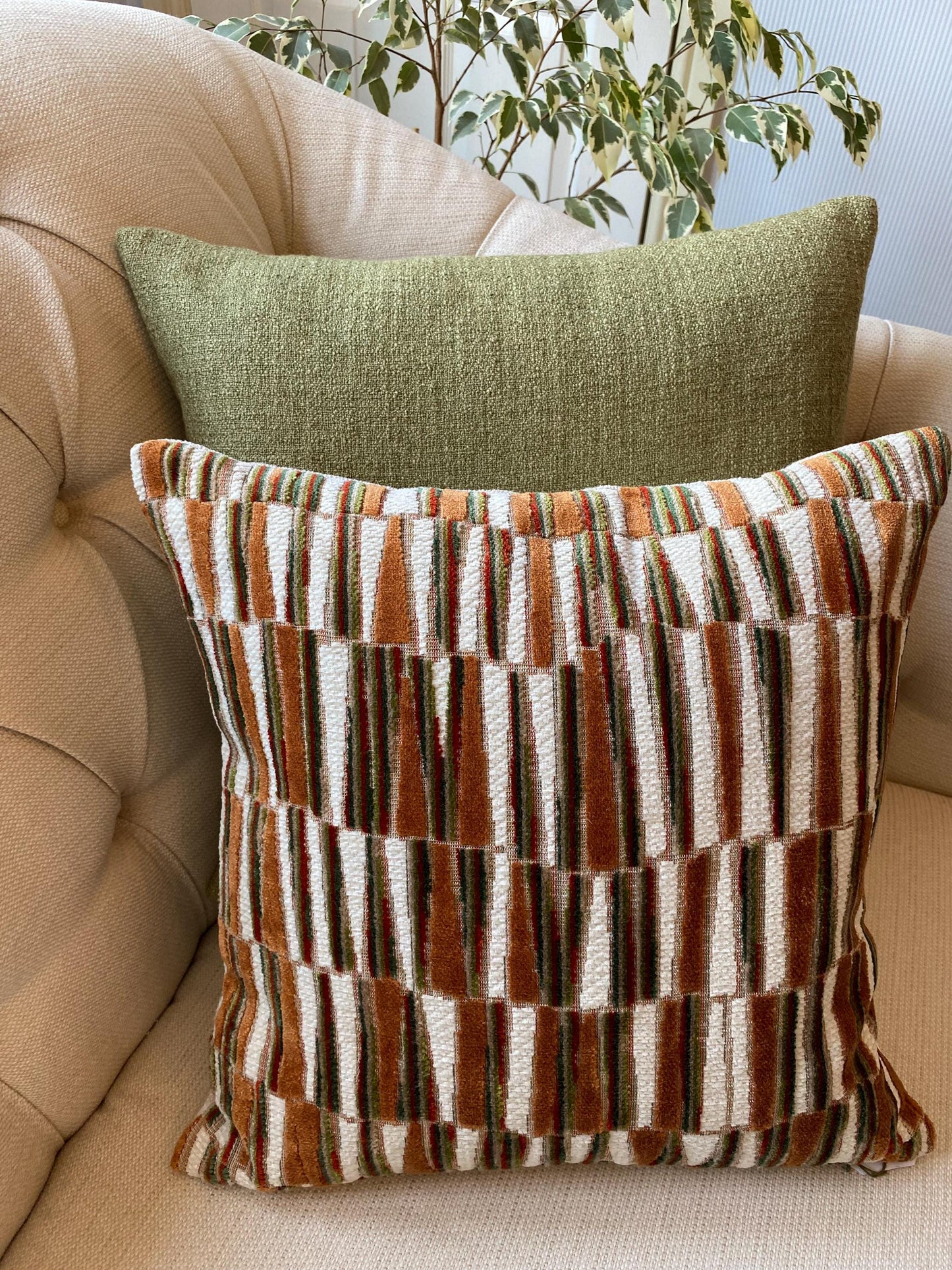 MILENA - Vibrant and contemporary chenille handmade cushion cover.