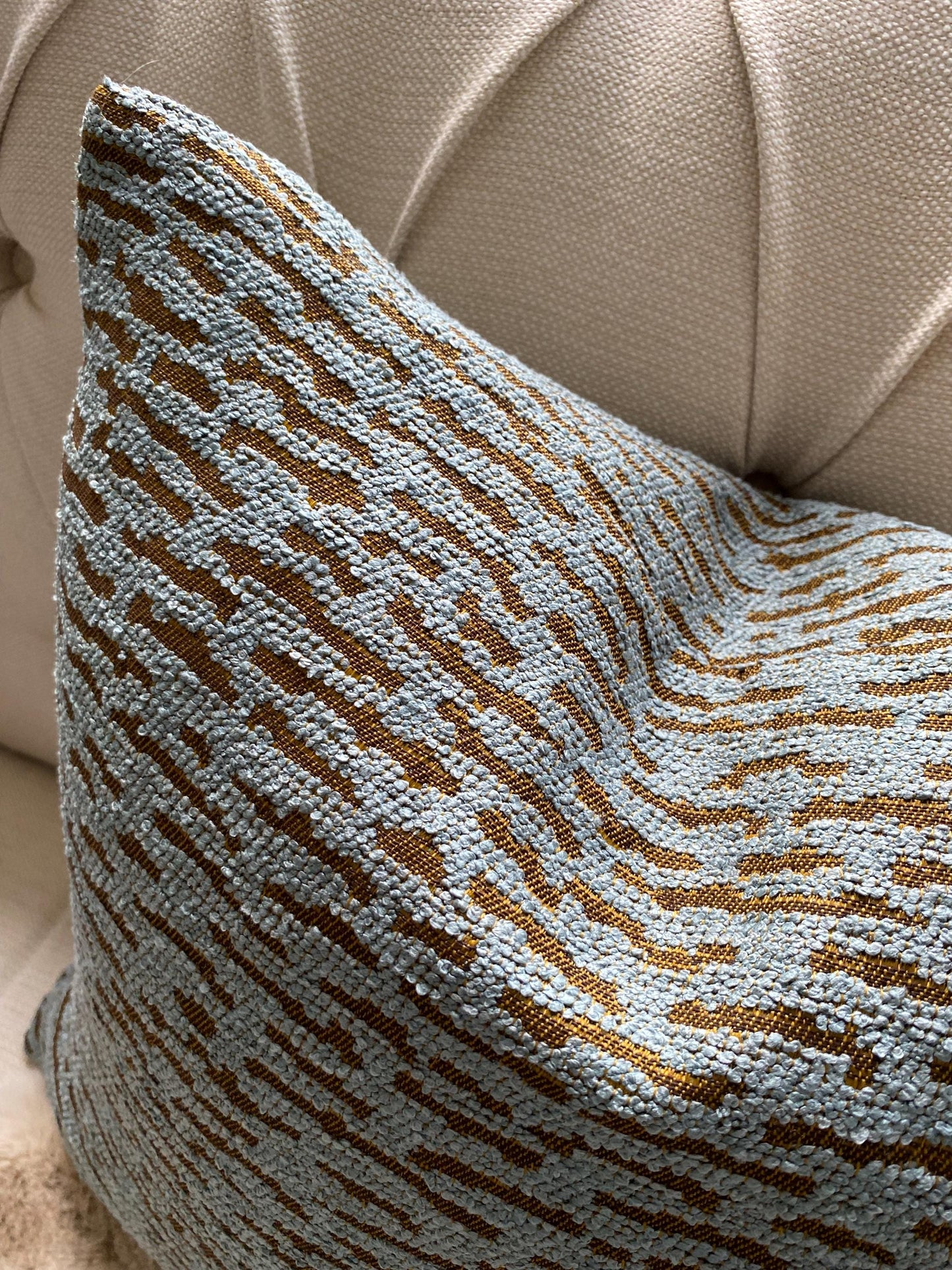 DIJON - Handmade boucle modern weave design with geometric pattern.