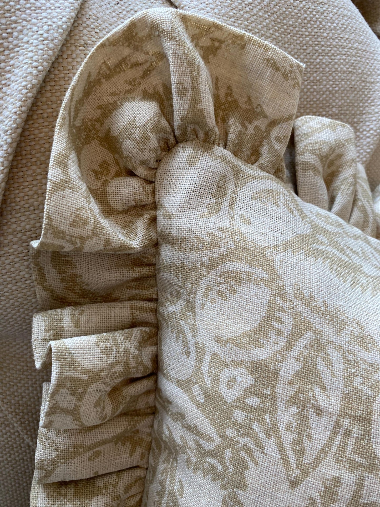 ELANA - Flowered linen handmade cushion cover with frill.