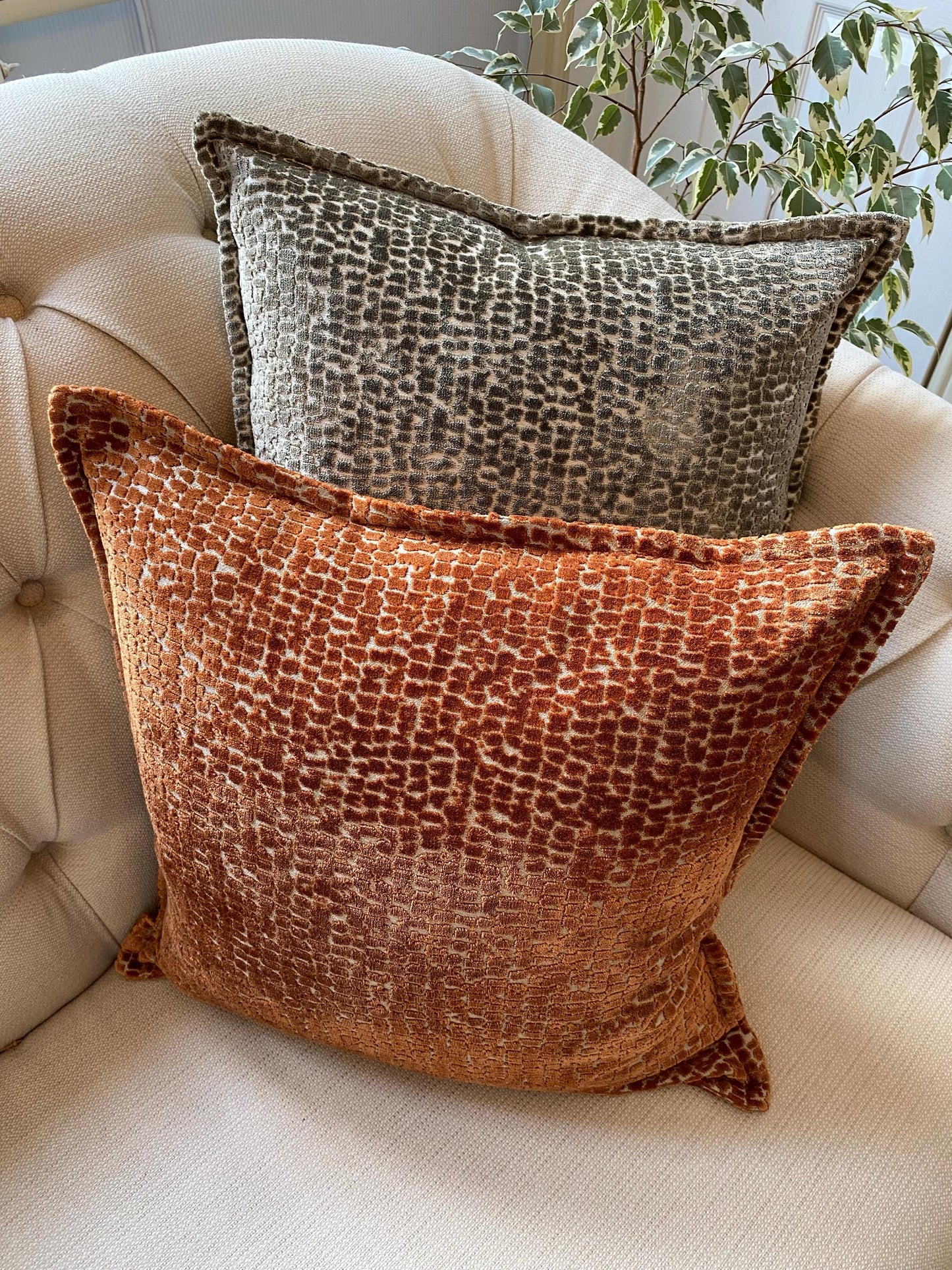 PERLA - Handmade contemporary velvet fabric cushion cover with Oxford Edge