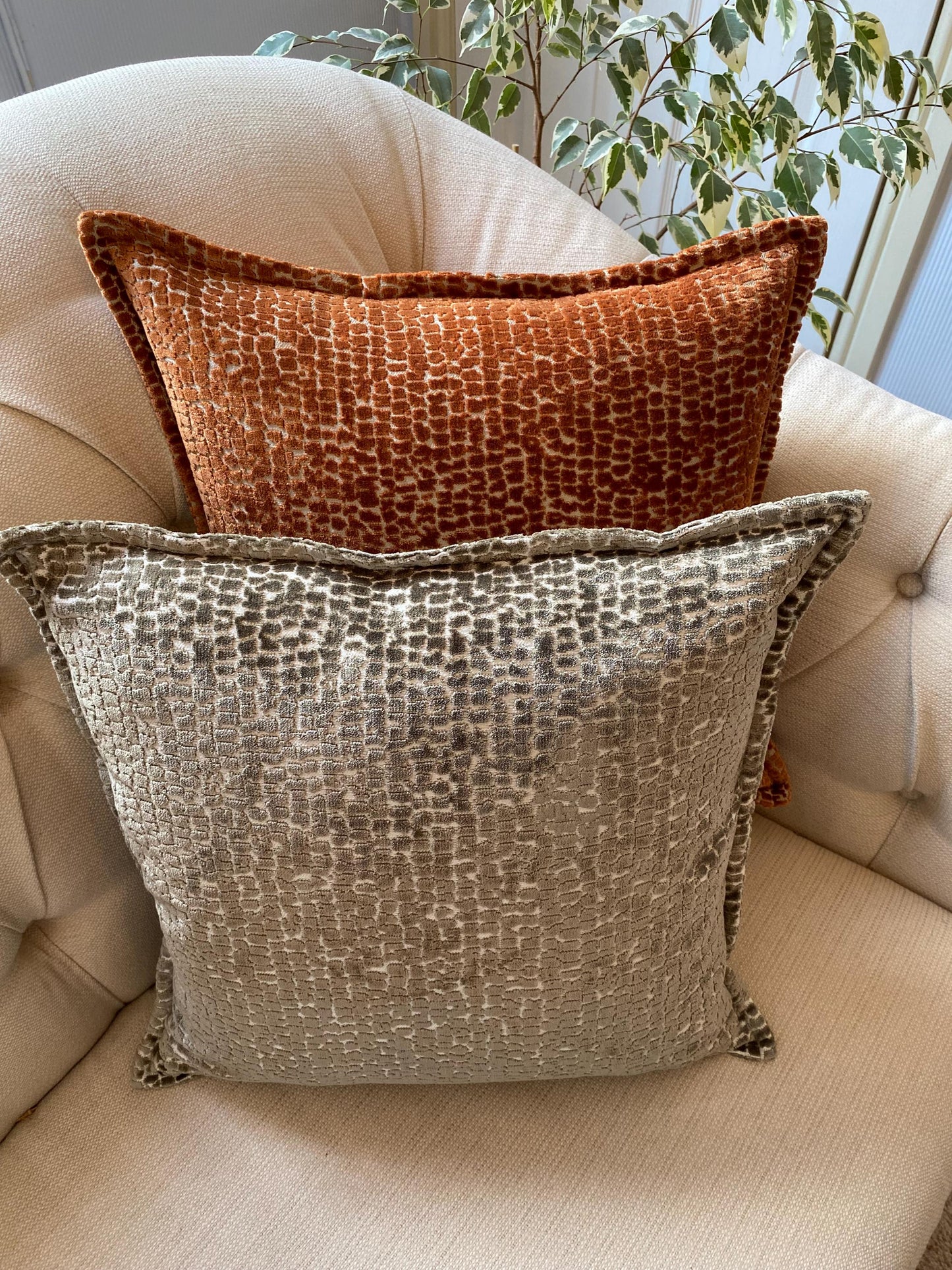 PERLA - Handmade contemporary velvet fabric cushion cover with Oxford Edge
