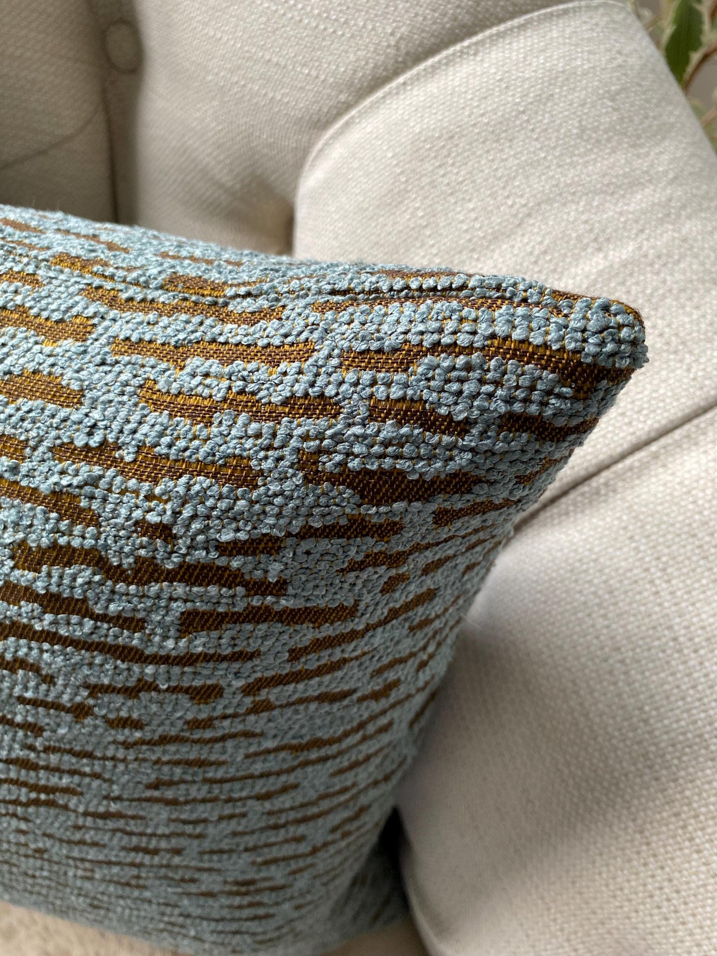 DIJON - Handmade boucle modern weave design with geometric pattern.